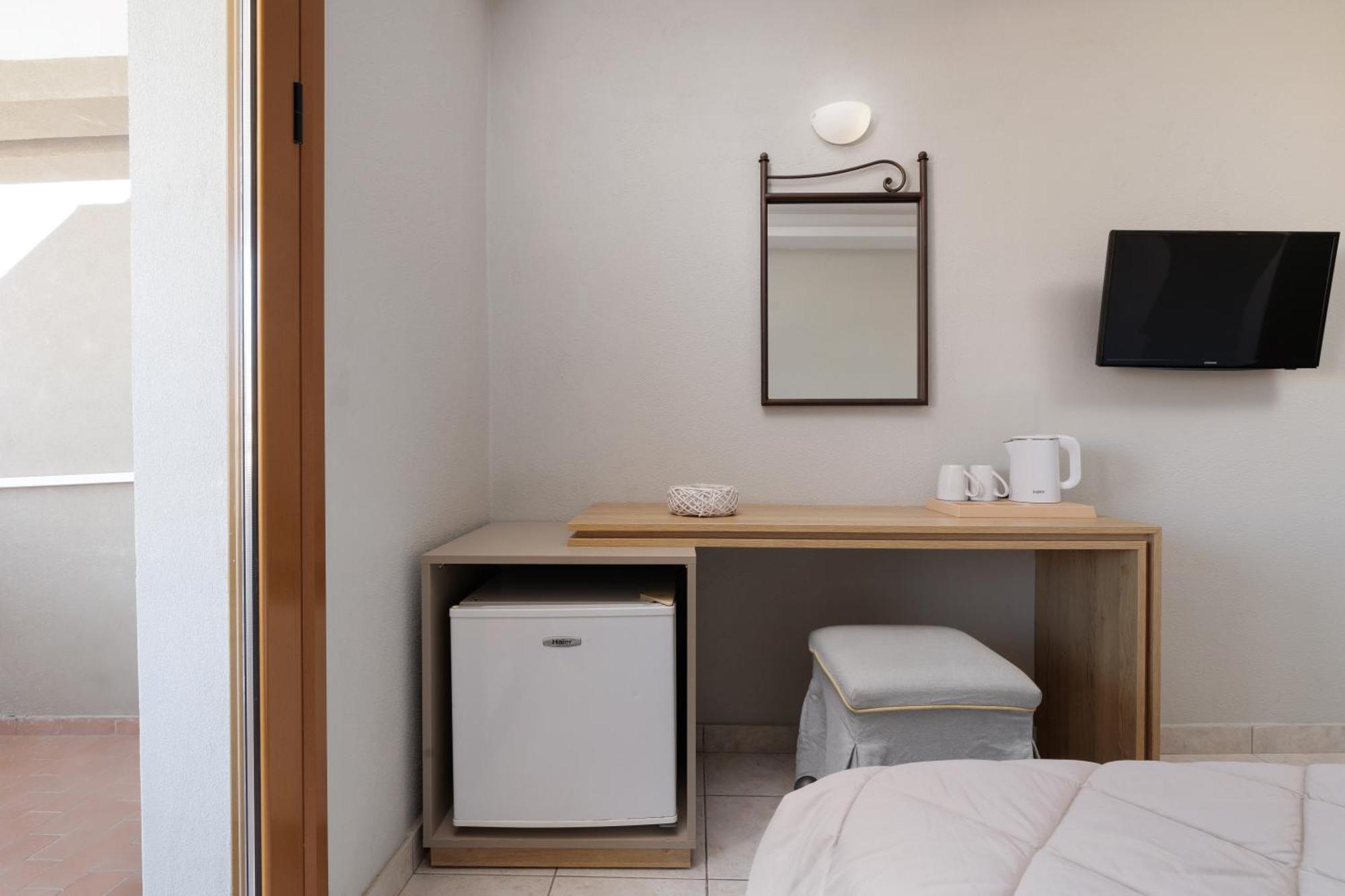 Louvre Hotel Gouvia Eksteriør billede