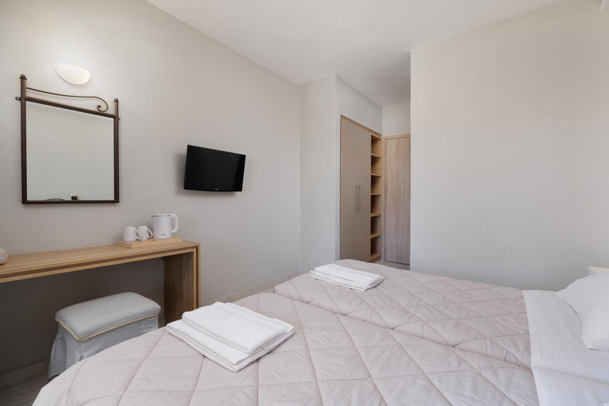 Louvre Hotel Gouvia Eksteriør billede